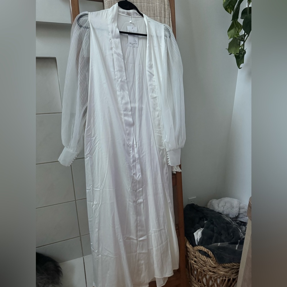 Bridal Robe - Picture 4 of 6